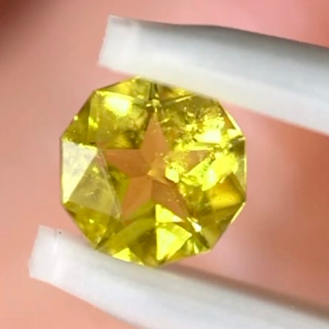 【GTC】から「浮かび上がる星さま」マリガーネット0.30ct🌟レイちゃん作品💎GTJ名物【HPオークション】こちらはクーポンはごめんなさい🙏