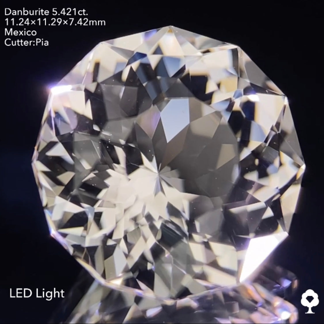 新カットの強い煌めきを大粒で楽しむ★カラーレスダンビュライト5.421ct ピアッちゃん作品