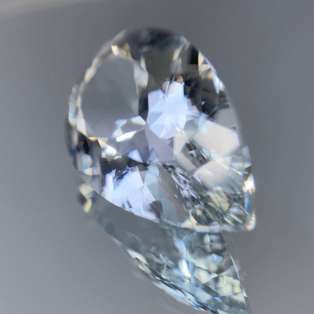 先端の細かい輝きがたまらないピアッちゃんの傑作★ゴッシェナイト2.697ct ピアッちゃん作品