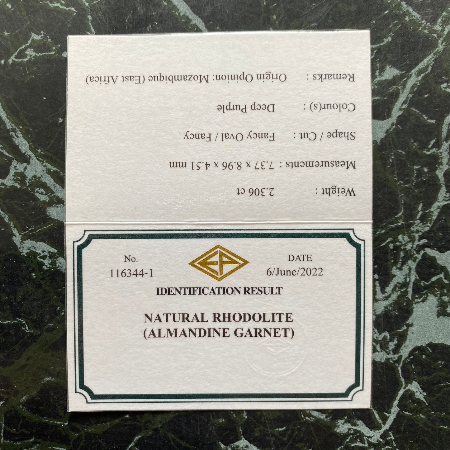 ハイレベルなグレープ系濃厚美色のファンシーオーバル★ロードライトガーネット2.306ct. ピアッちゃん作品