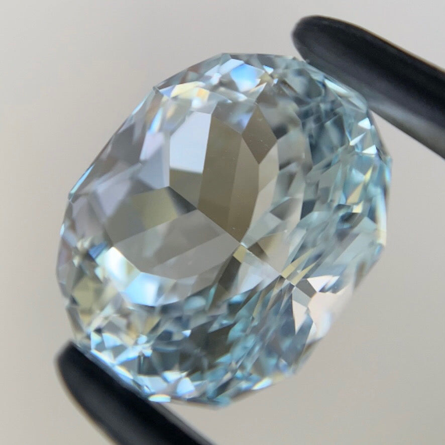 突如開催❗️GTJ名物【時短オークション】蓮の花が見える美しき進化版ファンシーオーバル★ブルートパーズ5.86ctゲオ作品