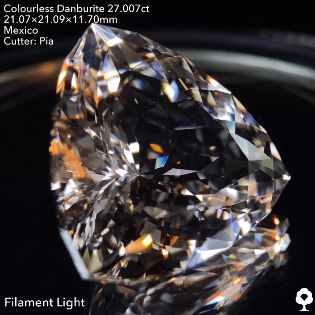 【専用ページ】大迫力で端正なカットのギラギラファイアートリリアント★カラーレスダンビュライト27.007ct ピアッちゃん作品