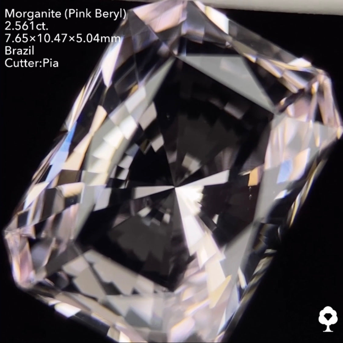 【五月病を吹っ飛ばせキャンペーン💨】淡ピンクと鋭いカットの組み合わせが最高にモダン★モルガナイト 2.561ct ピアッちゃん作品
