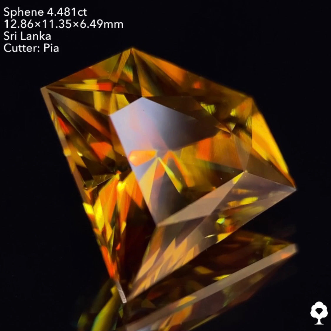 【5/26(木)終了★1ヶ月オークション】赤いファイアーが凄まじいスリランカ産は大きいけど可愛い宝石形★スフェーン4.481ct ピアッちゃん作品