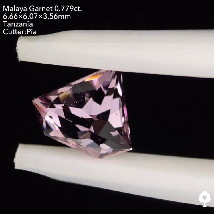 【お客さま専用】宝石形マラヤガーネット0.779ct ピアッちゃん作品★お問い合わせ特別価格