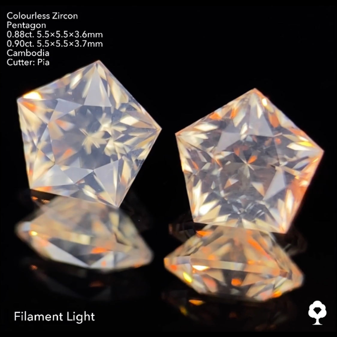 【ご落札者さま専用】ふんわりとした優しい雰囲気から鋭いファイアーがギラギラ★シルキーペンタゴンカラーレスジルコン2個セット計1.78ct. ピアッちゃん作品