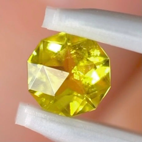 【GTC】から「浮かび上がる星さま」マリガーネット0.30ct🌟レイちゃん作品💎GTJ名物【HPオークション】こちらはクーポンはごめんなさい🙏