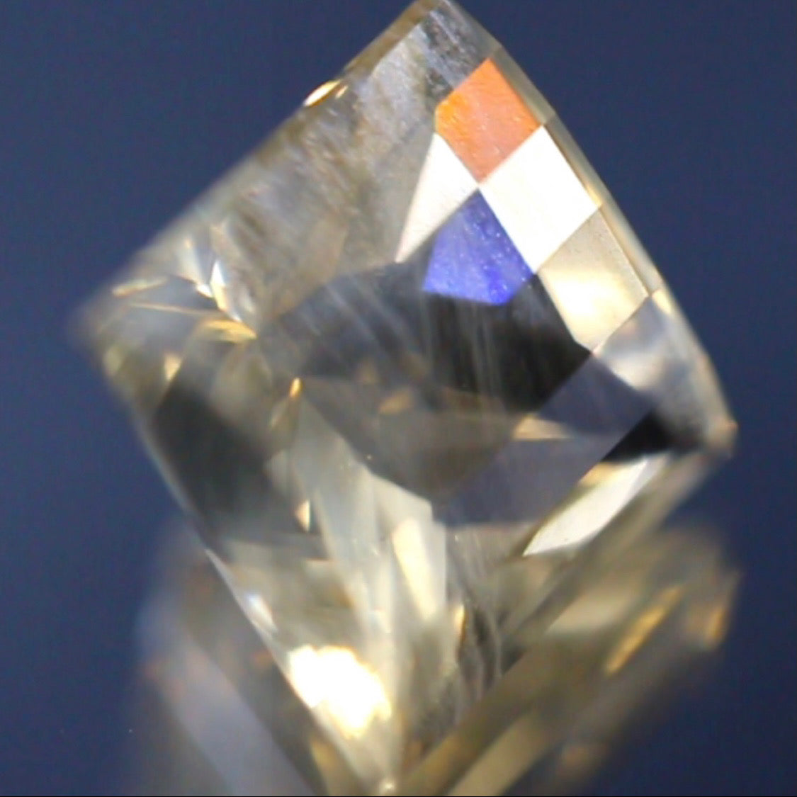太鼓橋スクエアカットに潜む流星群シラー★ラブラドライト3.43ct 師匠作品✨