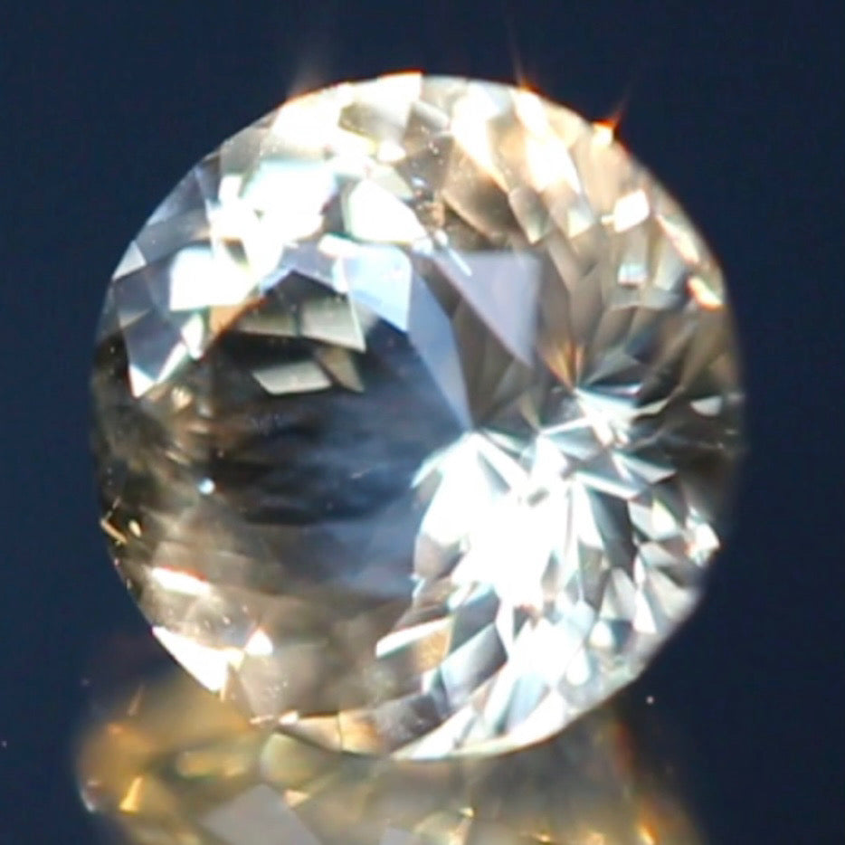 ギラギララウンドはまさに満月のよう★ラブラドライト1.17ct ピアッちゃん作品✨こちらはクーポンはごめんなさい🙏