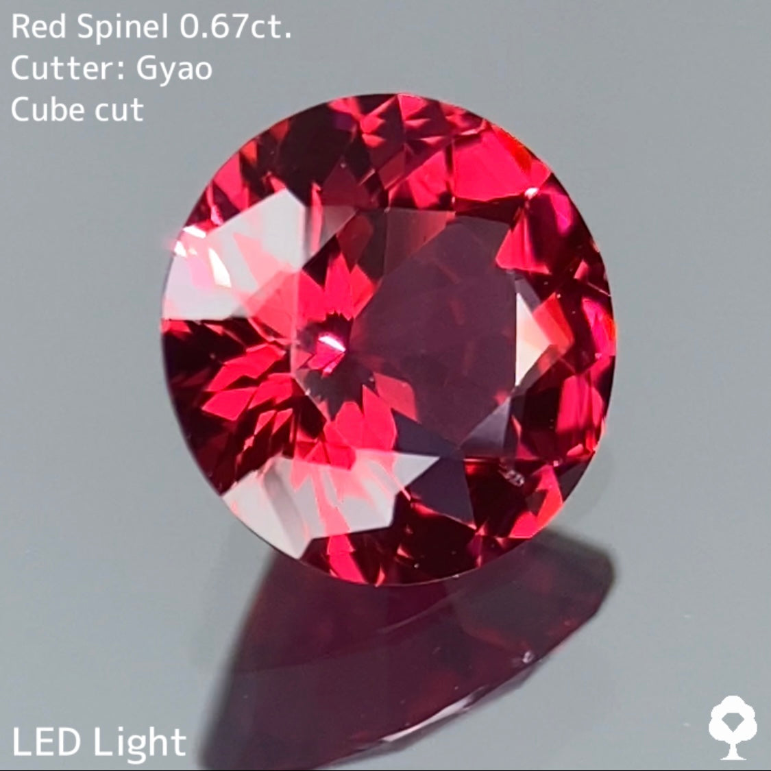 ピンク寄りレッドの強い彩度とテリの縁取りキューブカット★レッドスピネル 0.665ct【Cube cut】