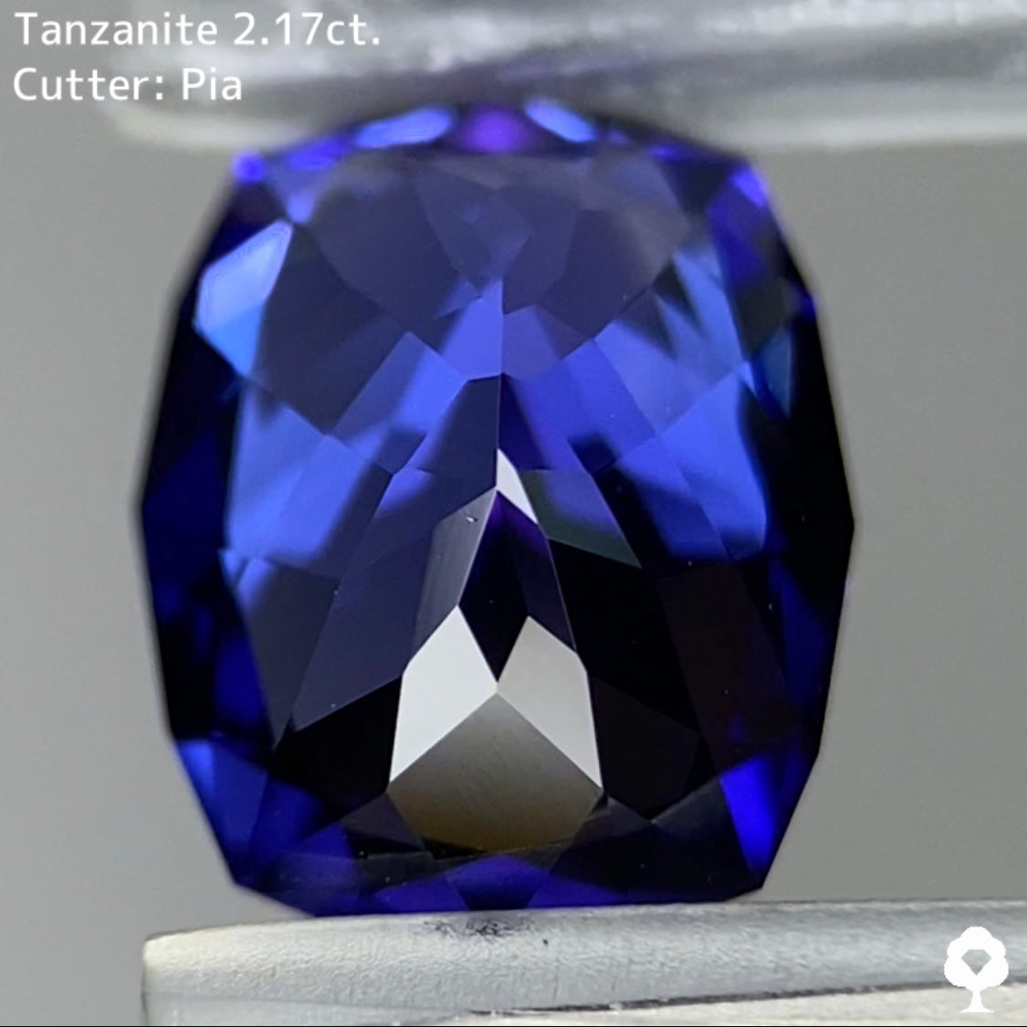 濃美色がたまらないキリッとした抜群のクッション★タンザナイト 2.17ct