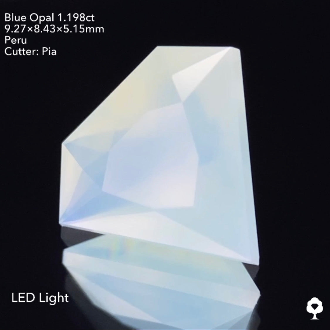 【ご落札者さま専用★1発入札オークション】シャープな宝石形に仕上げられた優しい雰囲気の美色★ブルーオパール 1.198ct ピアッちゃん作品