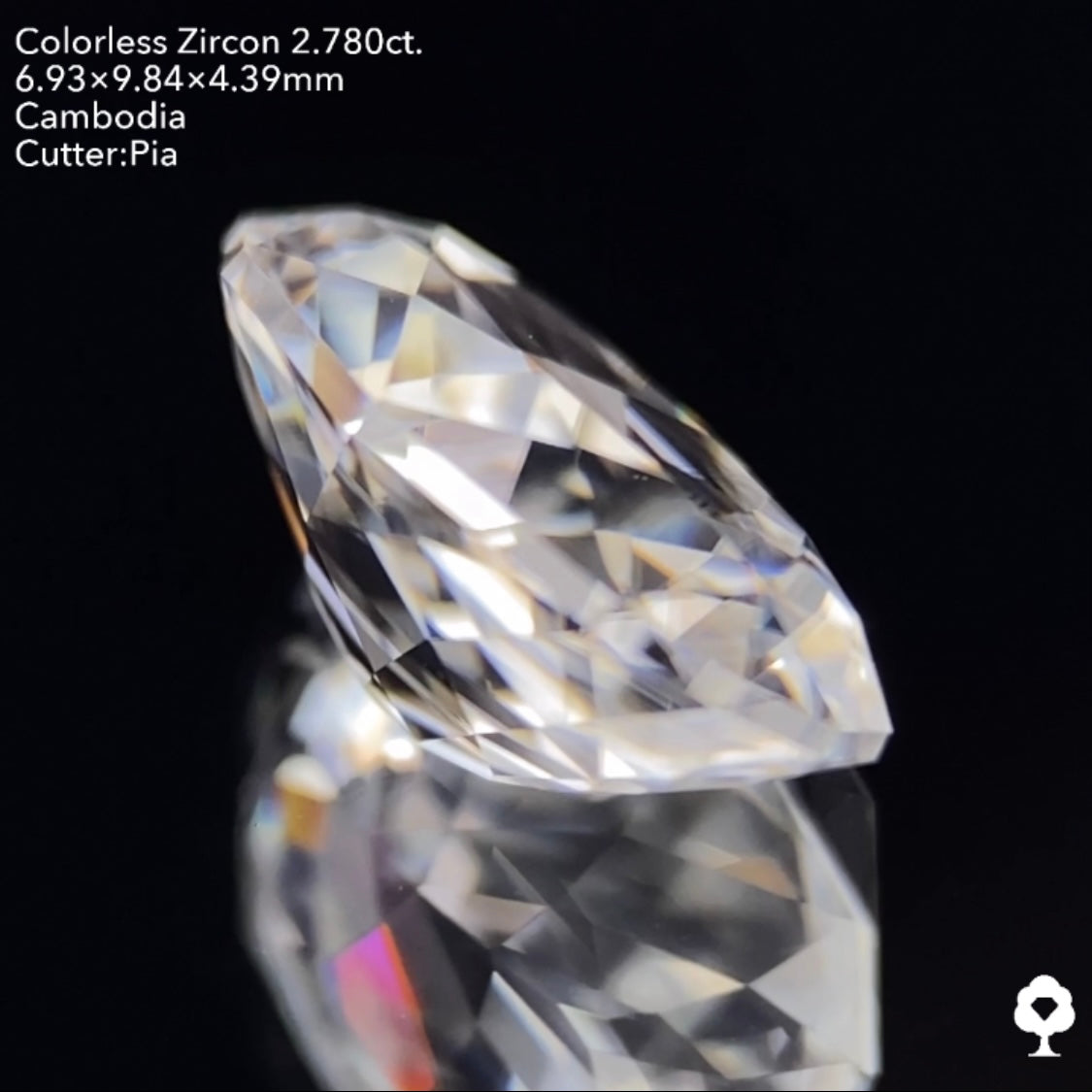 【サイレンタイムセール】凄まじいファイアーを放つクラリティ抜群の美ファンシーオーバル★カラーレスジルコン 2.780ct ピアッちゃん作品