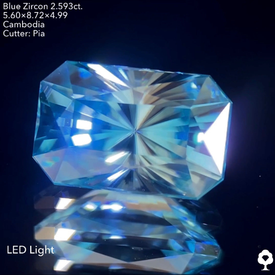 6/18(土)22:00終了‼️オクタゴンの概念を覆す放射線の超モダンな煌めき★ブルージルコン 2.593ct. ピアッちゃん作品