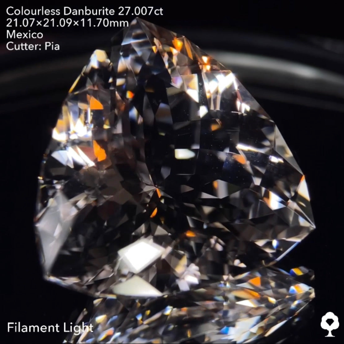 【専用ページ】大迫力で端正なカットのギラギラファイアートリリアント★カラーレスダンビュライト27.007ct ピアッちゃん作品