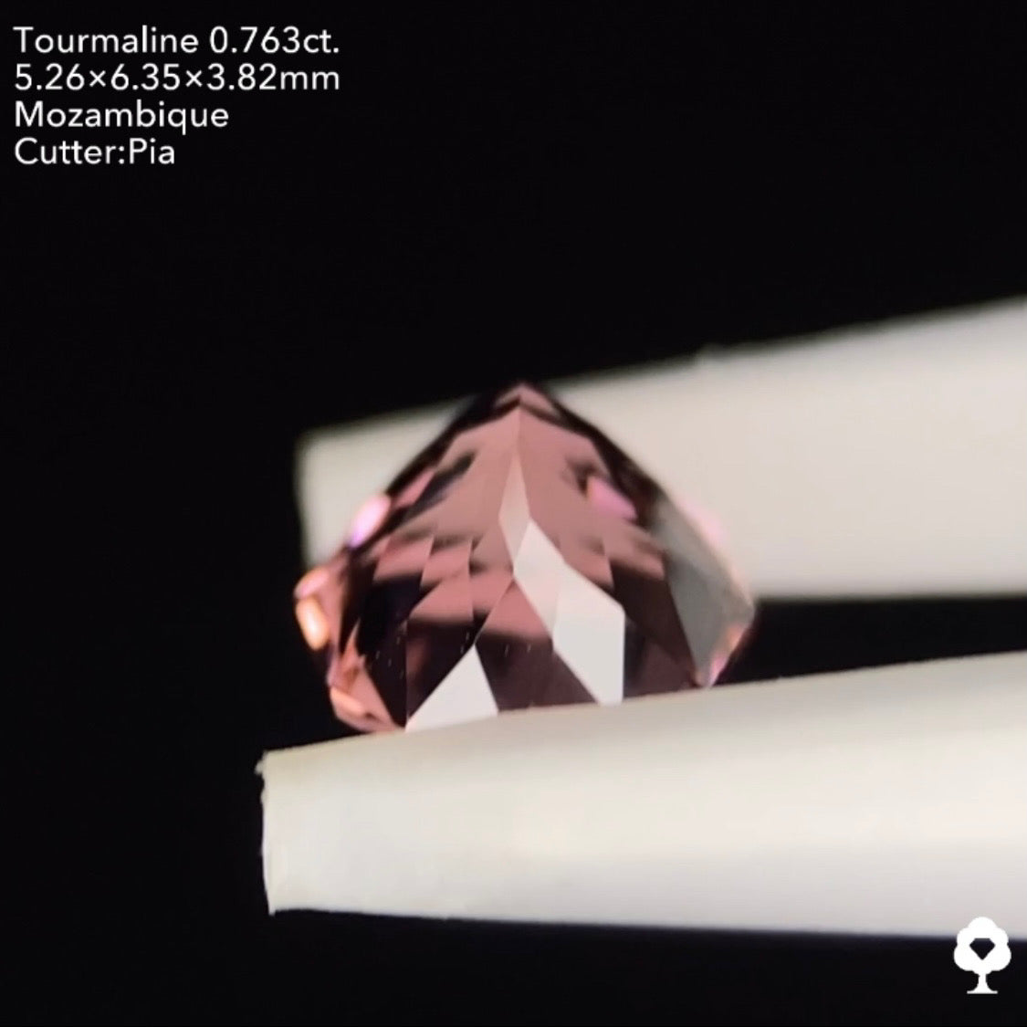 【五月病を吹っ飛ばせキャンペーン💨】コーラルピンク系美色と高いクラリティと抜群カット★ピンクトルマリン 0.763ct ピアッちゃん作品