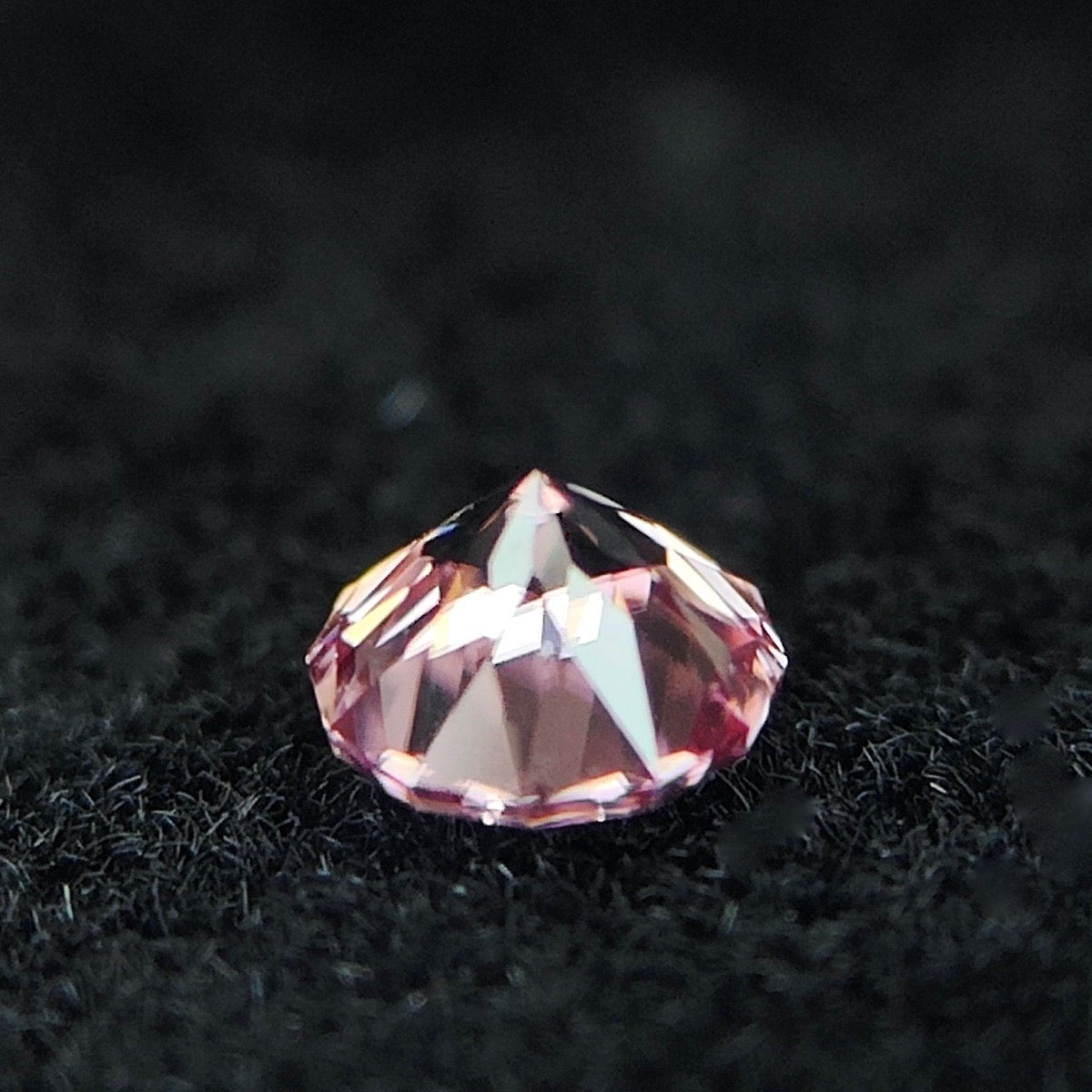 【チャットオークション御落札様専用】レアなシッカリピンクカラー✨ ZBカットで楽しむピンクジルコン0.244ct★4ZBご利用価格★