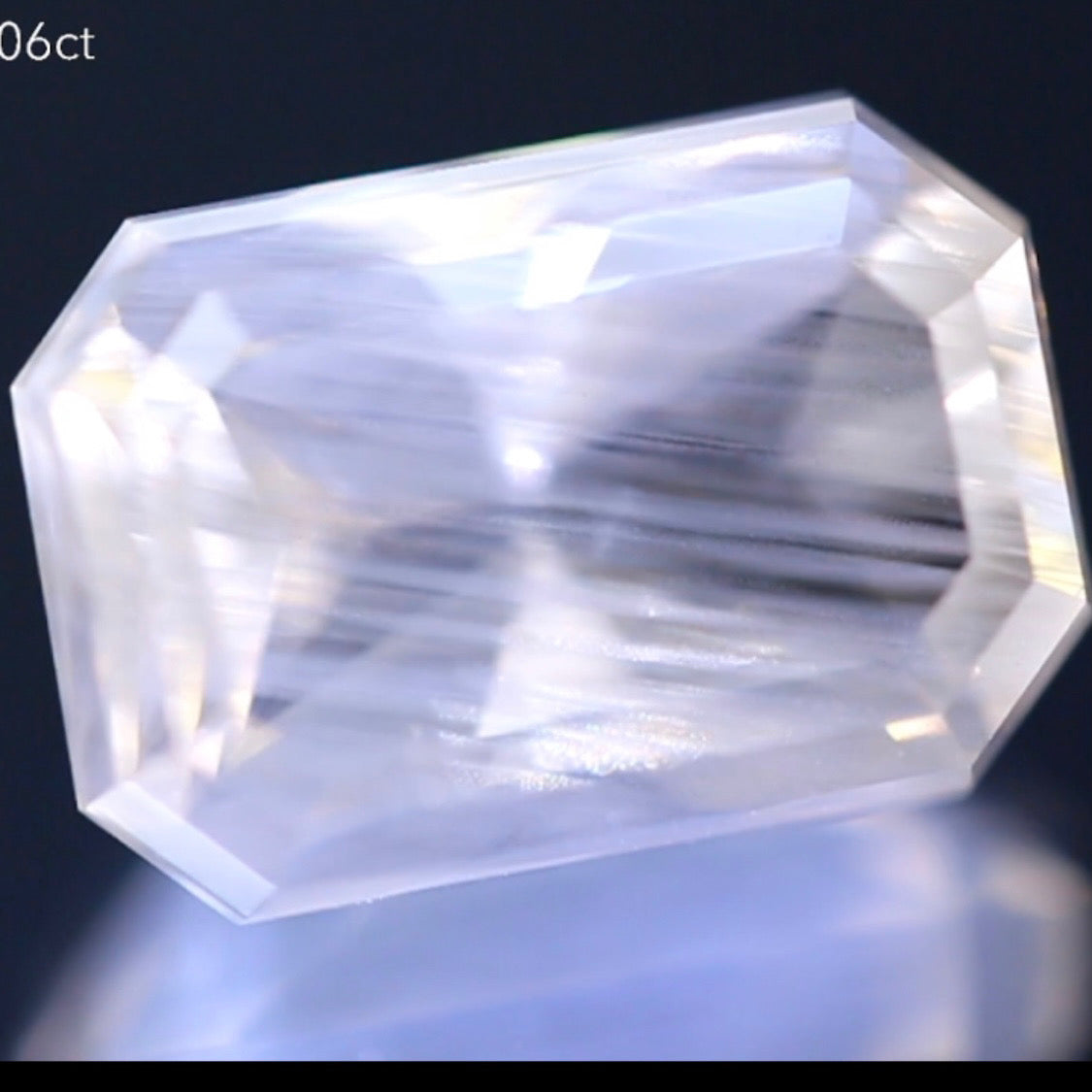 繊細なハープの弦のようなシラーが迫力満点★ラブラドライト6.06ct 師匠作品✨こちらはクーポンはごめんなさい🙏