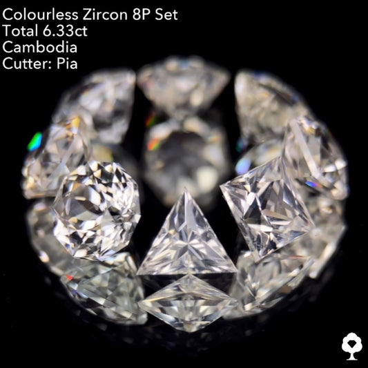【8/1(月)終了‼️1ヶ月オークション‼️】圧巻の輝きと可愛さのボリューム抜群な多角形セット★カラーレスジルコン 8個セット 計6.33ct. ピアッちゃん作品