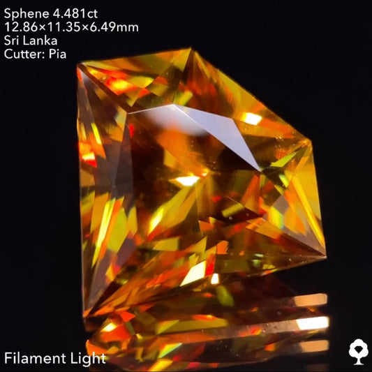 【5/26(木)終了★1ヶ月オークション】赤いファイアーが凄まじいスリランカ産は大きいけど可愛い宝石形★スフェーン4.481ct ピアッちゃん作品