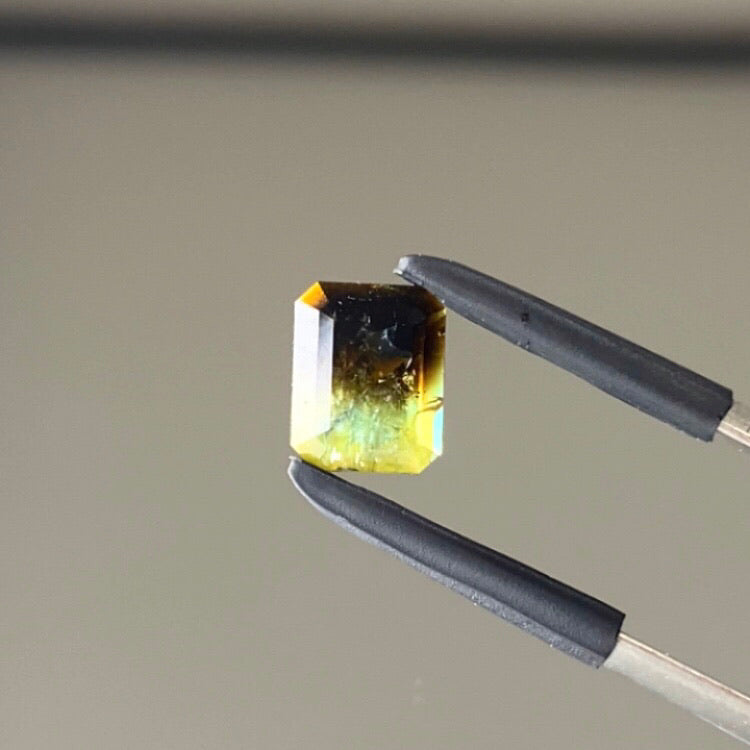 豊かな表情が楽し過ぎる★青と緑と実はブラウン★バイカラートルマリン0.75ct