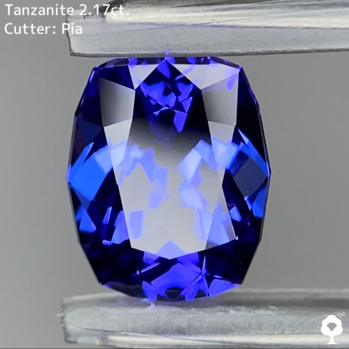濃美色がたまらないキリッとした抜群のクッション★タンザナイト 2.17ct