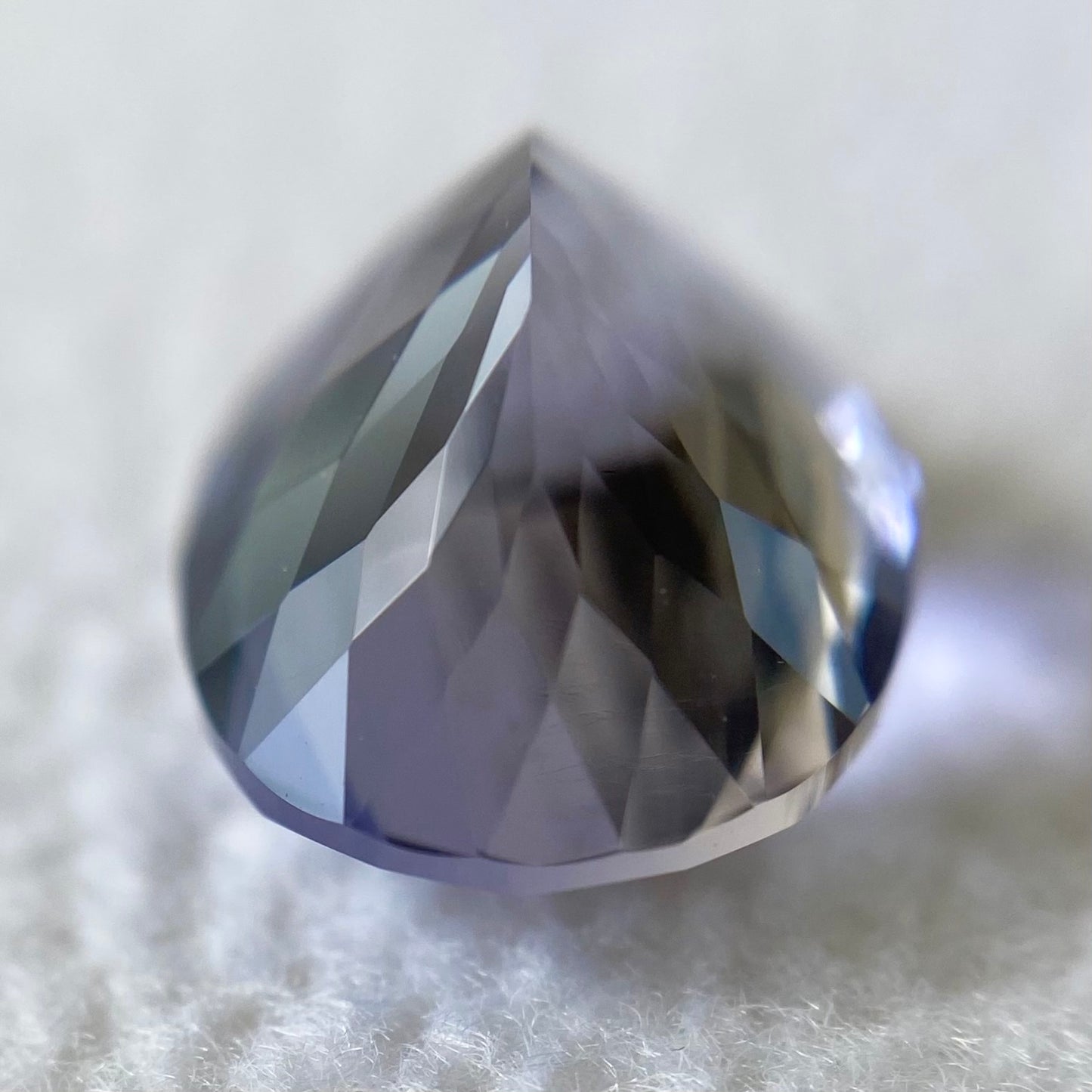 【GW特価】👽ラベンダーカラーが麗しい"究極のオーバル"アイオライト2.30ct ピアッちゃん作品✨