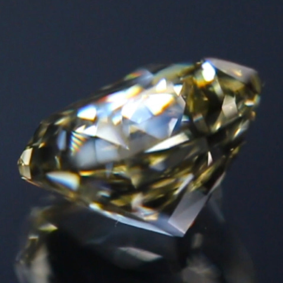 止まらない輝きの中に潜む美しい十字と成長線★ラブラドライト1.56ct 師匠作品✨こちらはクーポンはごめんなさい🙏