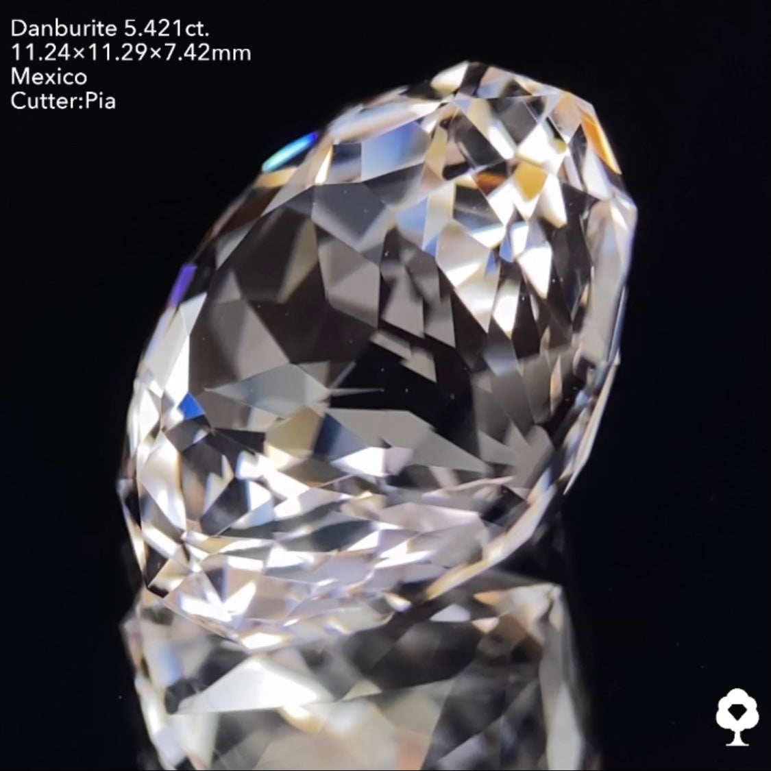 新カットの強い煌めきを大粒で楽しむ★カラーレスダンビュライト5.421ct ピアッちゃん作品