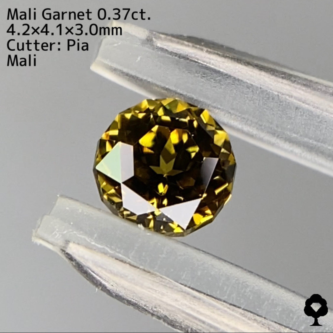 【ZBカット】マリガーネット0.37ct. ピアッちゃん作品