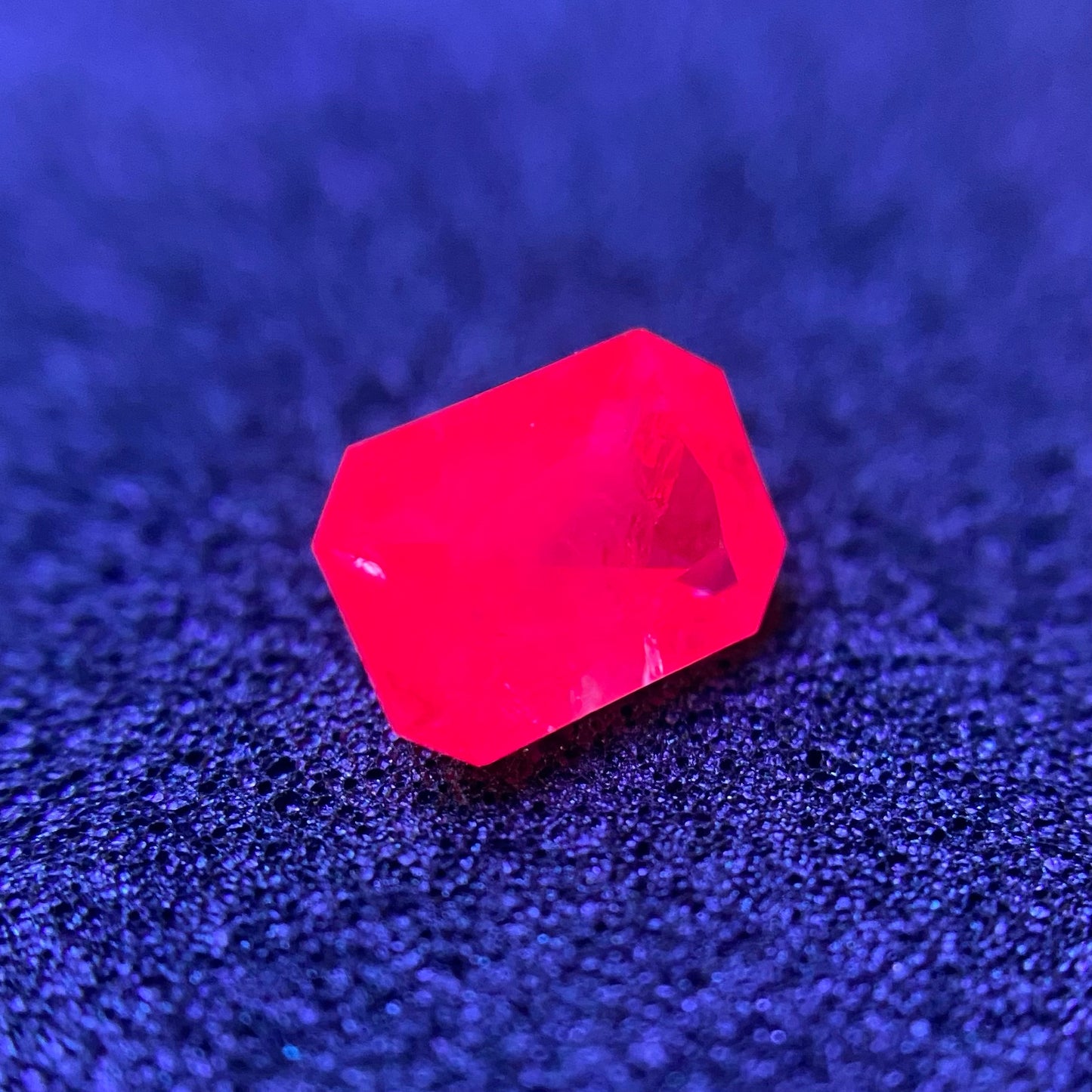 ★30分オークション★【21:40終了】美色とインクルの雰囲気が最高★ルビー0.450ct ピアッちゃん作品