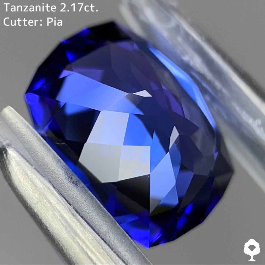 濃美色がたまらないキリッとした抜群のクッション★タンザナイト 2.17ct
