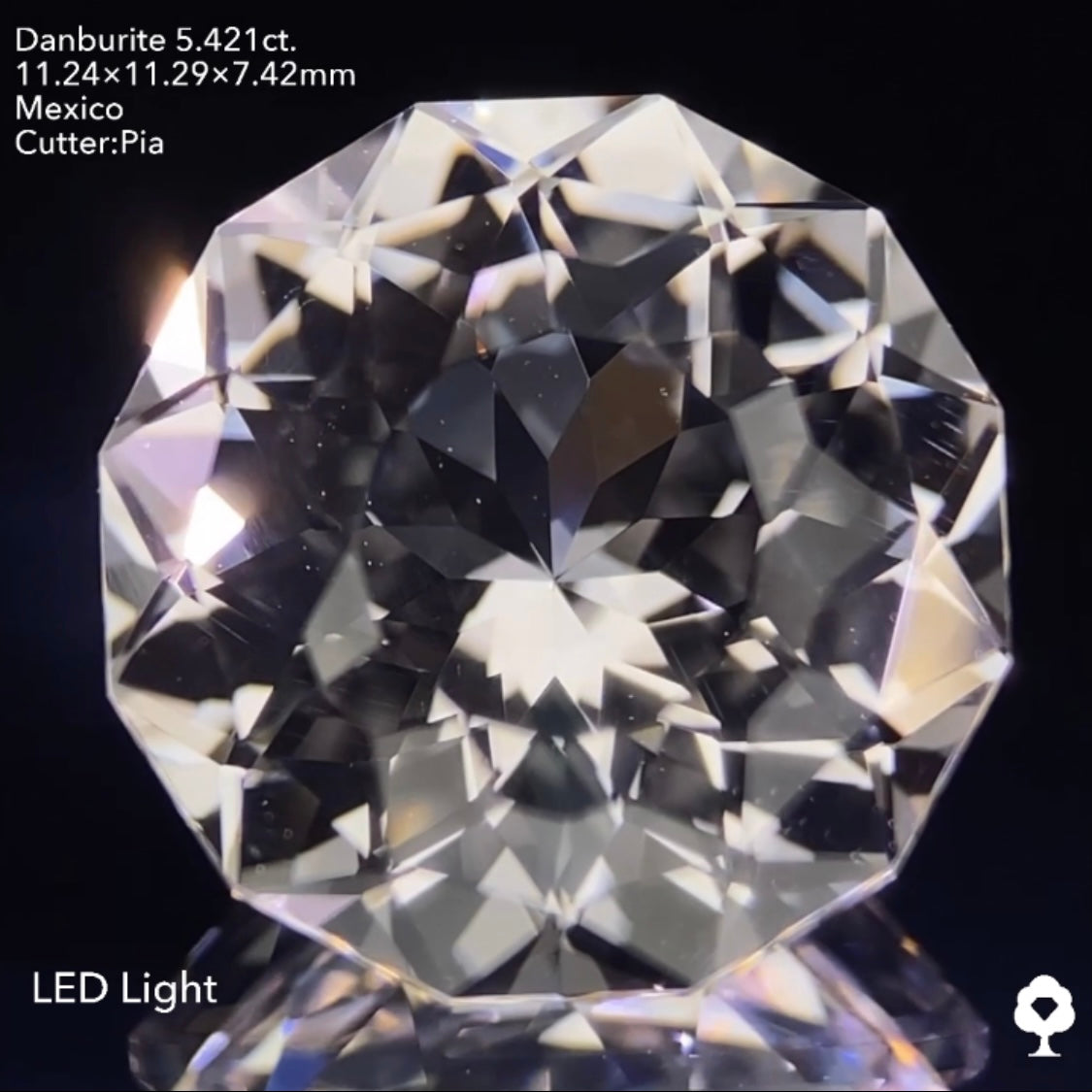 新カットの強い煌めきを大粒で楽しむ★カラーレスダンビュライト5.421ct ピアッちゃん作品