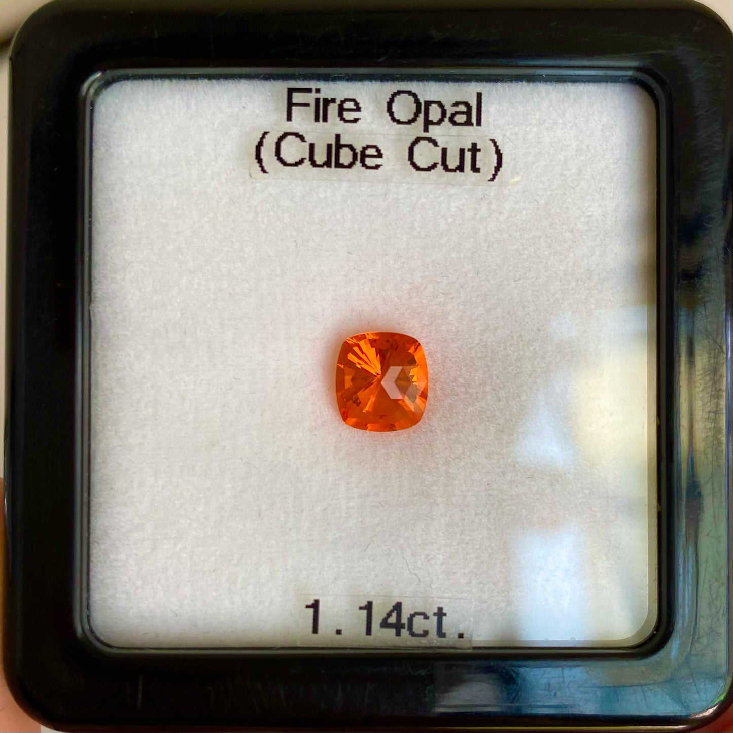 【ご落札者さま専用★1発入札オークション】鮮やかなマンダリンカラーと放射線状の輝きのキューブカット★ファイアーオパール1.14ct ゲオちゃん作品