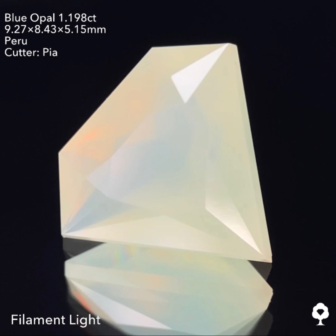 【ご落札者さま専用★1発入札オークション】シャープな宝石形に仕上げられた優しい雰囲気の美色★ブルーオパール 1.198ct ピアッちゃん作品