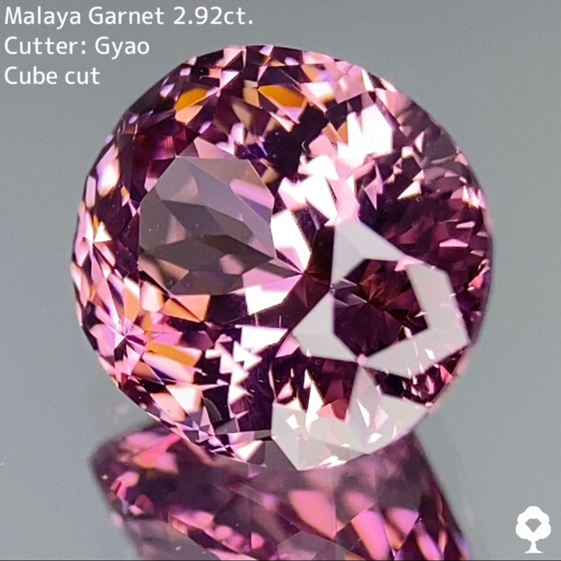 優しく可愛いピンクの細やかで強い煌めきを放つ変則キューブカット★マラヤガーネット 2.923ct【Cube cut】