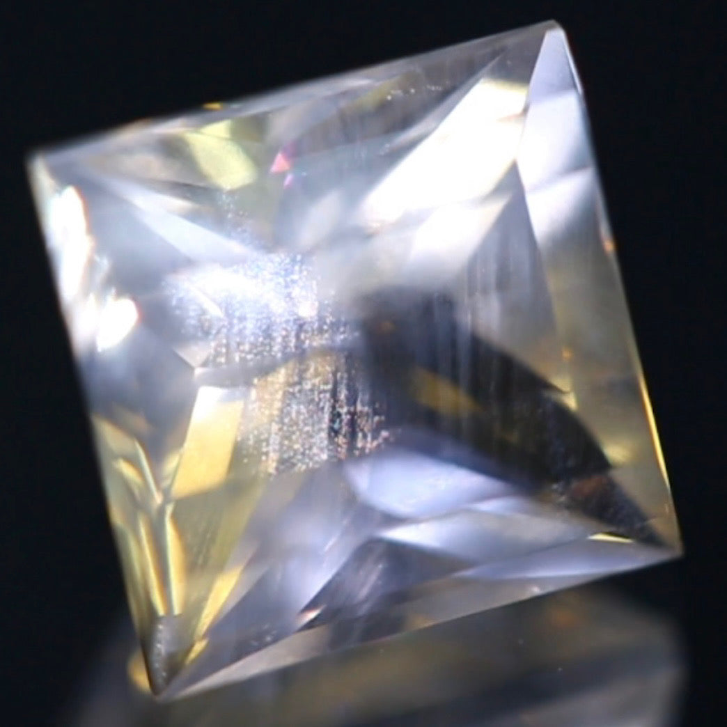 太鼓橋スクエアカットに潜む流星群シラー★ラブラドライト3.43ct 師匠作品✨