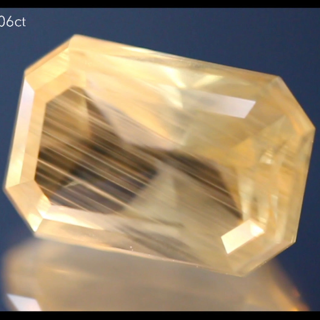 繊細なハープの弦のようなシラーが迫力満点★ラブラドライト6.06ct 師匠作品✨こちらはクーポンはごめんなさい🙏