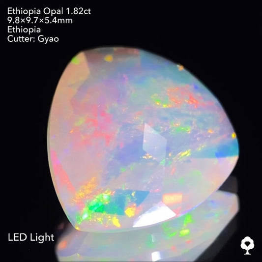 【ご落札者さま専用】独自カット作品「キューブカット・トリリアントversion」エチオピアオパール1.82ct ✨