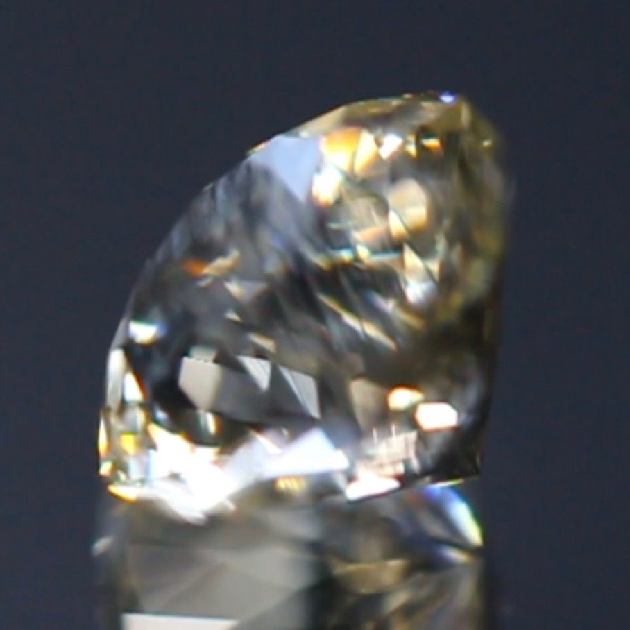 ギラギララウンドはまさに満月のよう★ラブラドライト1.17ct ピアッちゃん作品✨こちらはクーポンはごめんなさい🙏