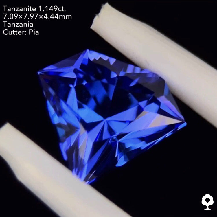 タンザナイト1.149ct. 宝石形 ピアッちゃん作品