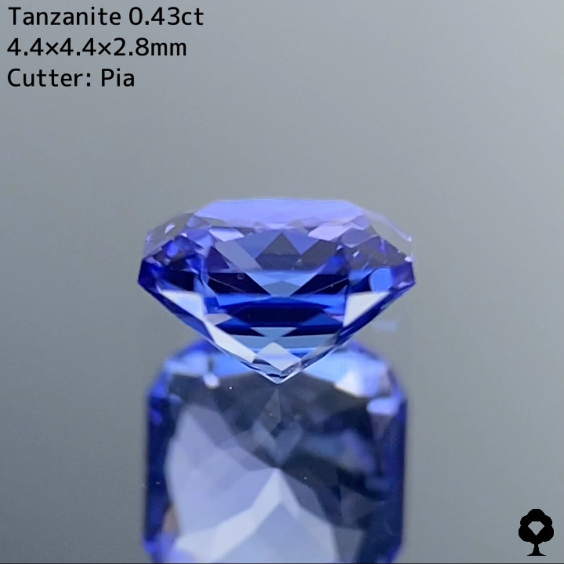 パープルとブルーをシッカリと感じられる美色★タンザナイト 0.43ct ピアッ作品