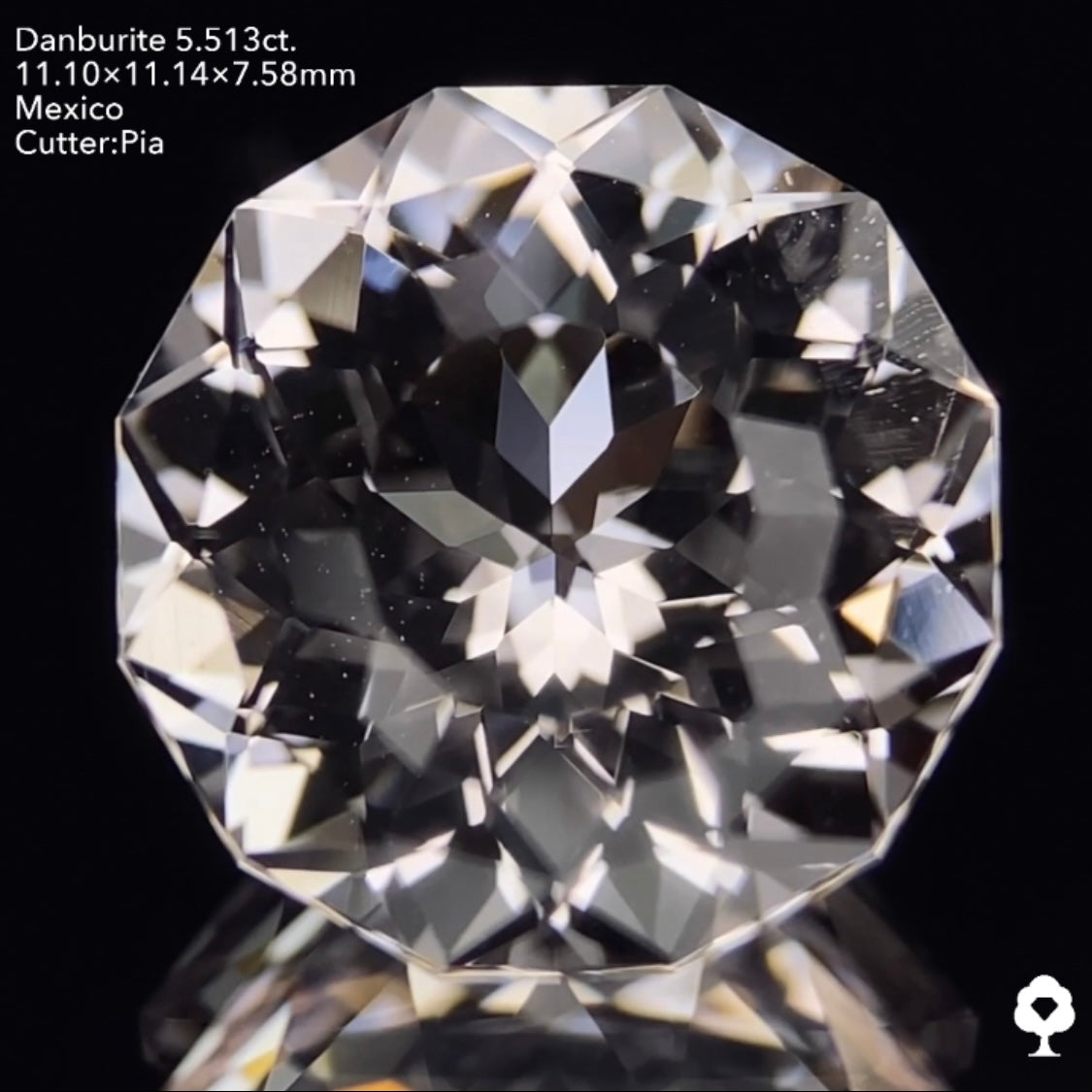 クラウンの新カットによるギラギラが美しい★カラーレスダンビュライト5.513ct ピアッちゃん作品