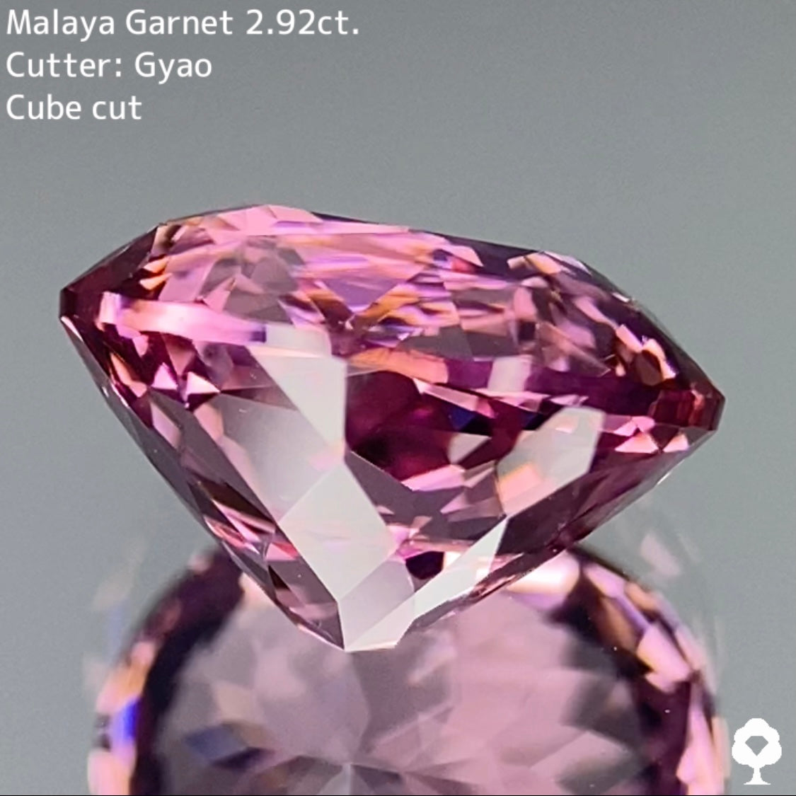 優しく可愛いピンクの細やかで強い煌めきを放つ変則キューブカット★マラヤガーネット 2.923ct【Cube cut】