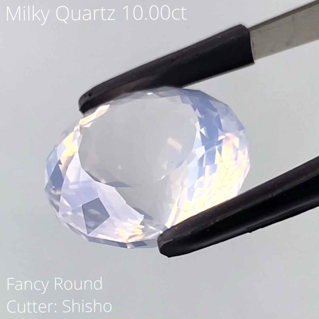 【お客さま専用】完璧なカットと品質💎ミルキーさと僅かに色づくラベンダー色がセクシー💕ミルキークォーツ10.00ct★7ZBご利用価格