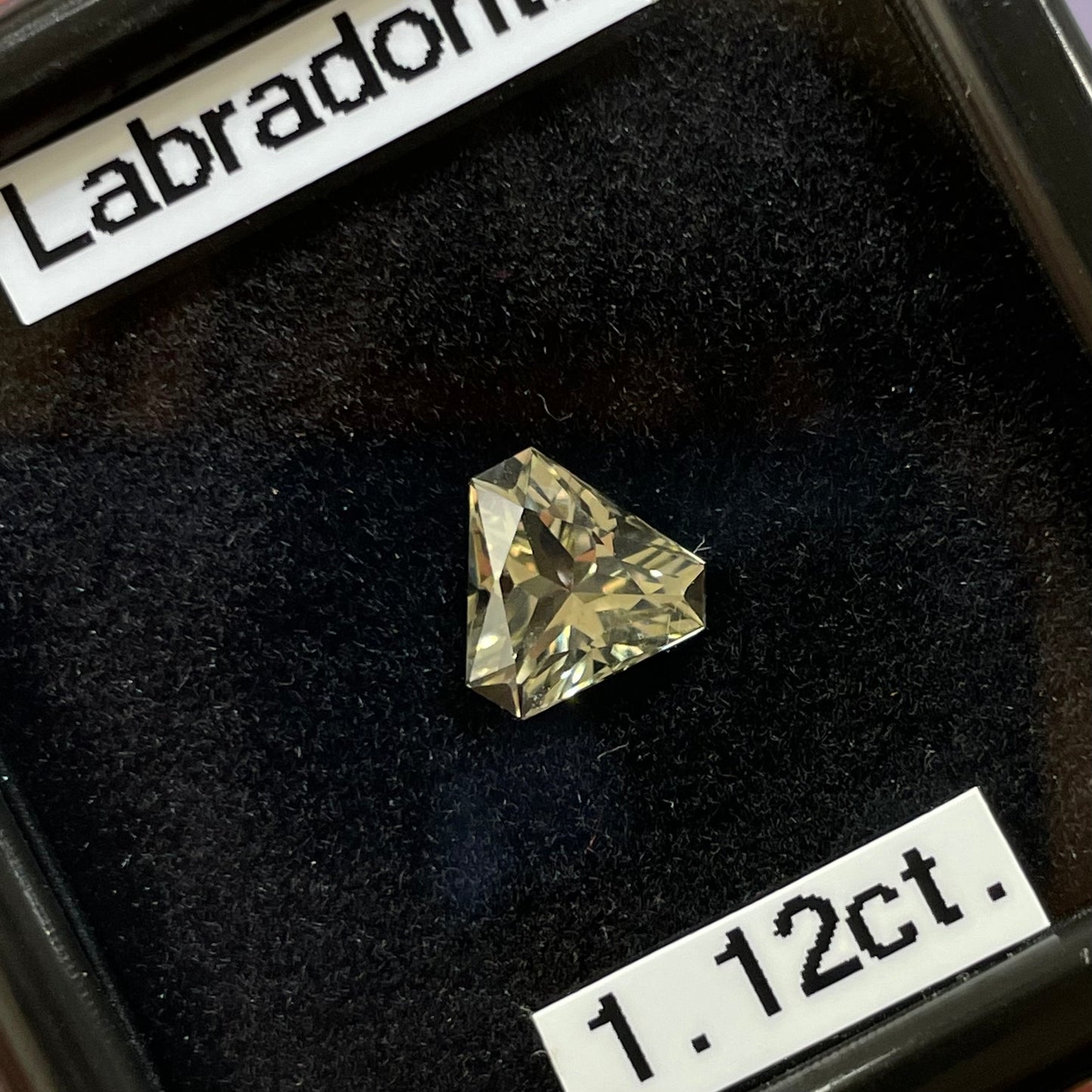 【💖GTCより特別出品💖】クォリティバツグン👍新トリリアントラブラドライト1.12ct❤︎師匠作品 ✨