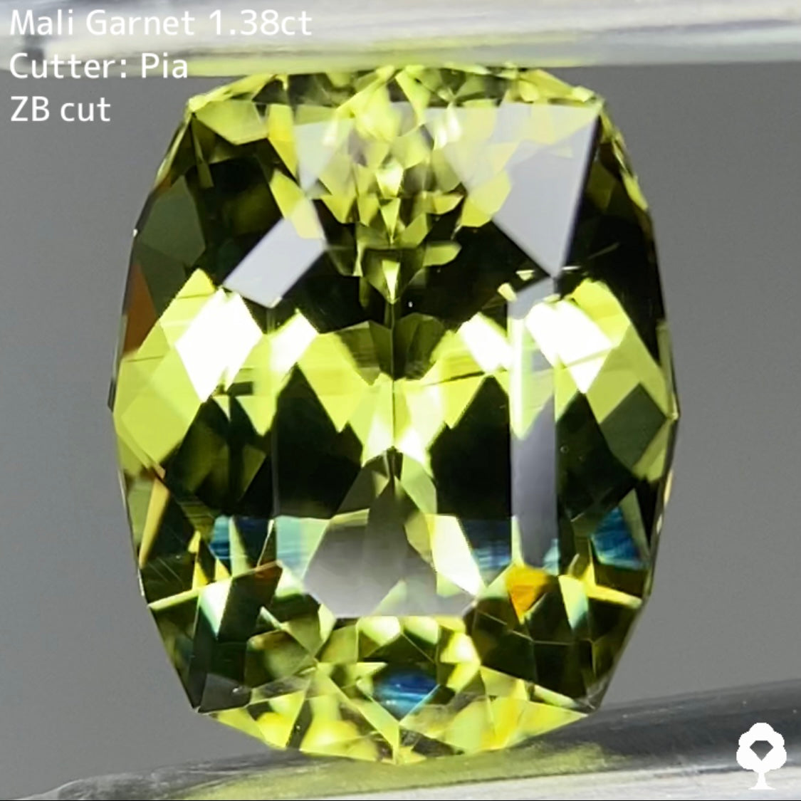 和を感じる美色に施された宝石のカタチが浮かんで見えるZBカット★マリガーネット 1.38ct【ZB cut】