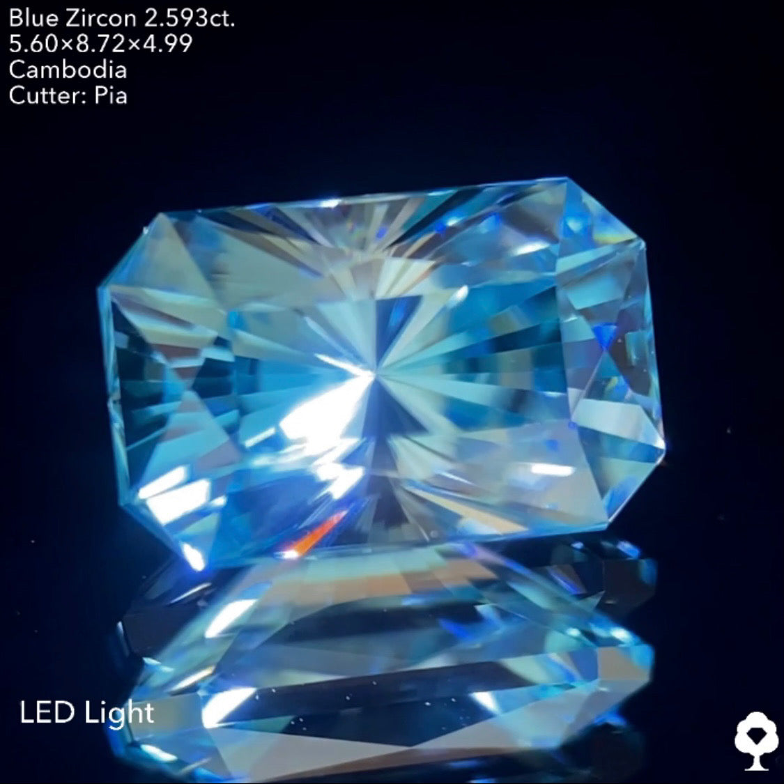 6/18(土)22:00終了‼️オクタゴンの概念を覆す放射線の超モダンな煌めき★ブルージルコン 2.593ct. ピアッちゃん作品