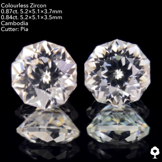 カラーレスと超ニアカラーレスブルーの10角形2個セット★カラーレスジルコン 0.87ct.&0.84ct. 計1.71ct. ピアッちゃん作品