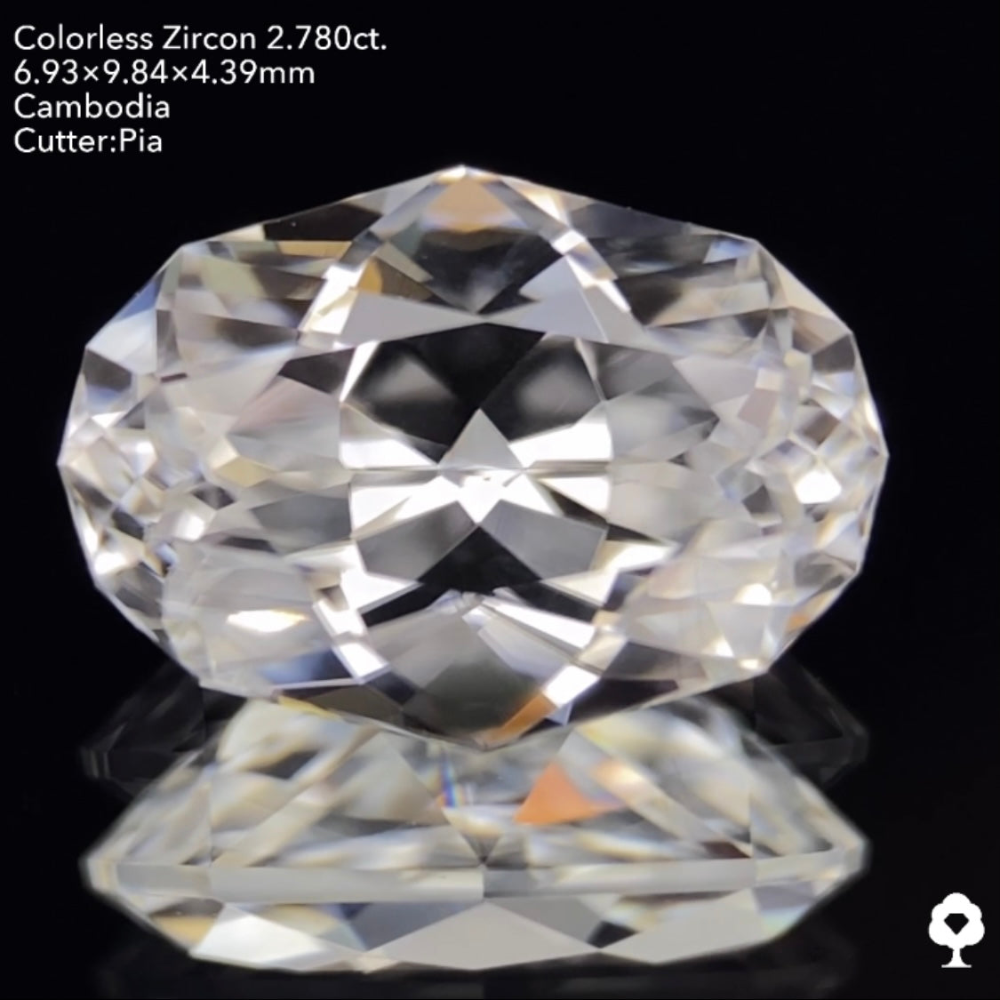 【サイレンタイムセール】凄まじいファイアーを放つクラリティ抜群の美ファンシーオーバル★カラーレスジルコン 2.780ct ピアッちゃん作品